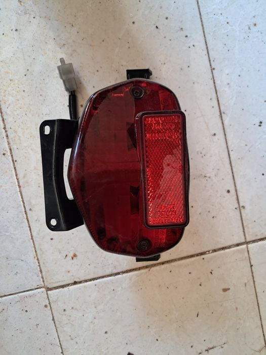 Farolim traseiro e tubos de travão suzuki gsxr k2