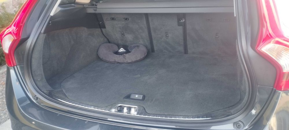 Вольво v60 2014 року