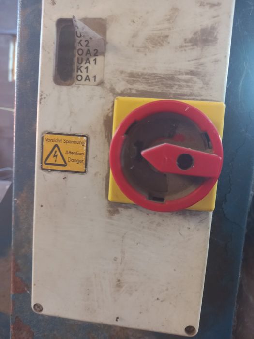 Підйомник автомобільний