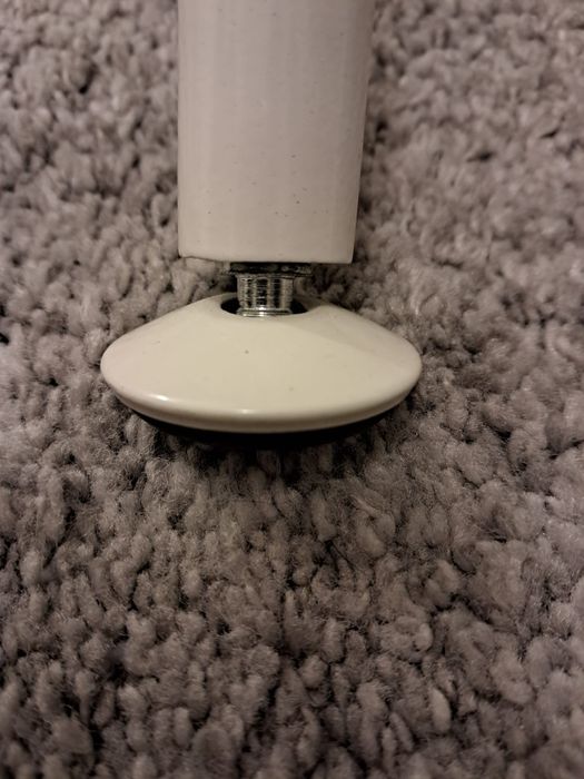 Nogi meblowe metalowe skośne