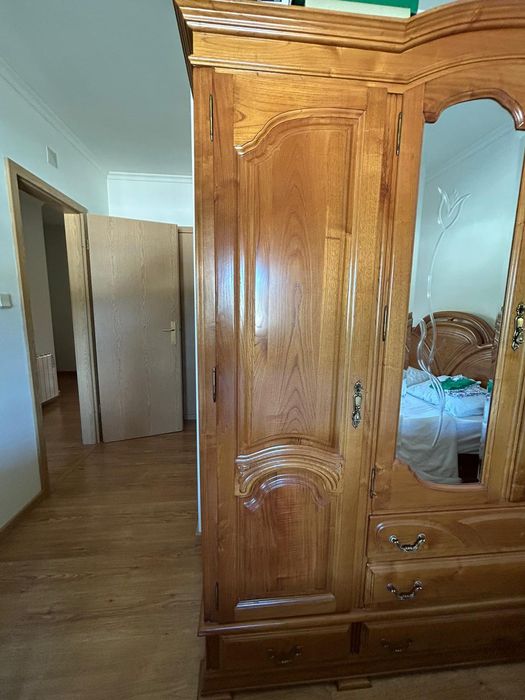 Roupeiro de 4 portas