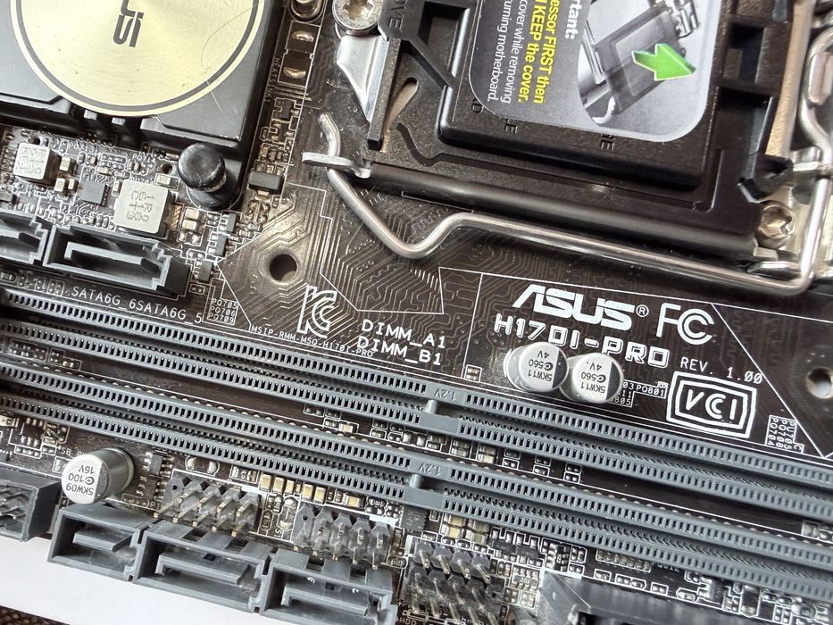 Материнська плата mini itx Asus H170I-PRO