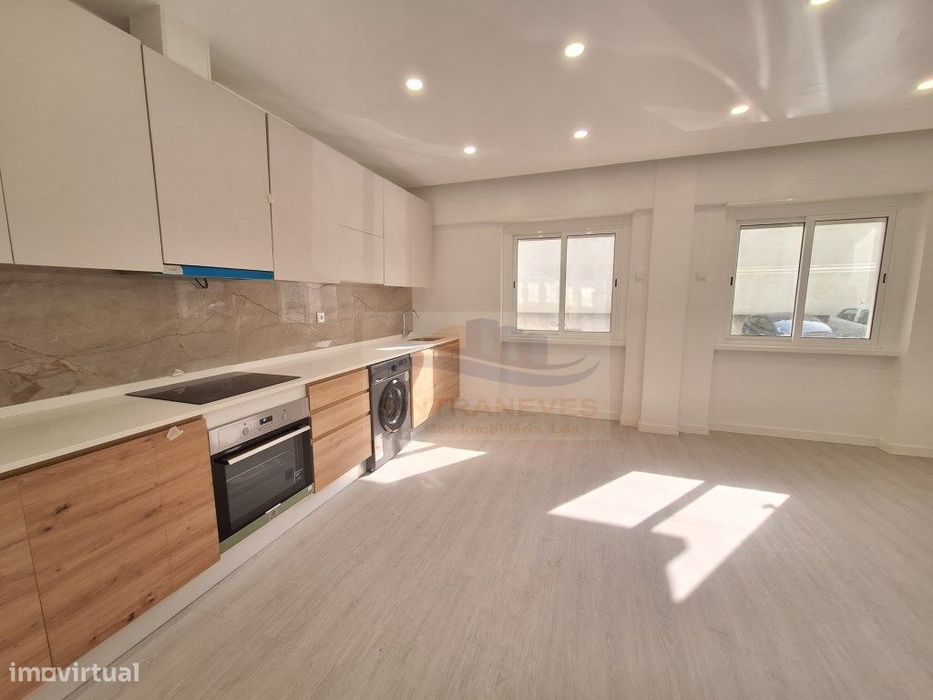 T2 totalmente remodelado, com suite, Damaia — Águas Livres, Lisboa
