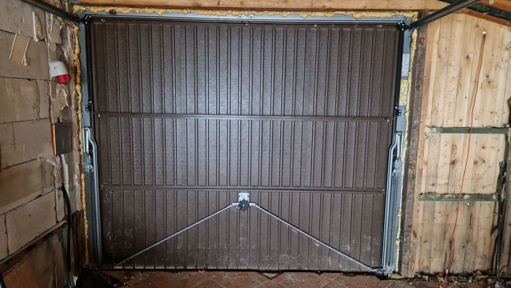 Brama garażowa uchylna 2500 x 2125 mm brązowa