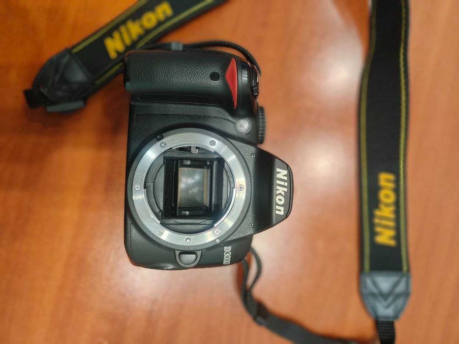 Nikon D3000 фотокамера