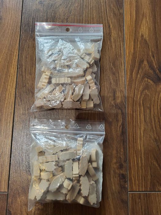 100 sztuk drewnianych pociągów