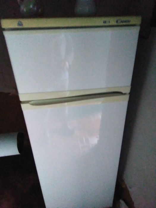 Frigorífico de Duas Portas Candy (Branco) – Funcional / Económico [Semi Novo]