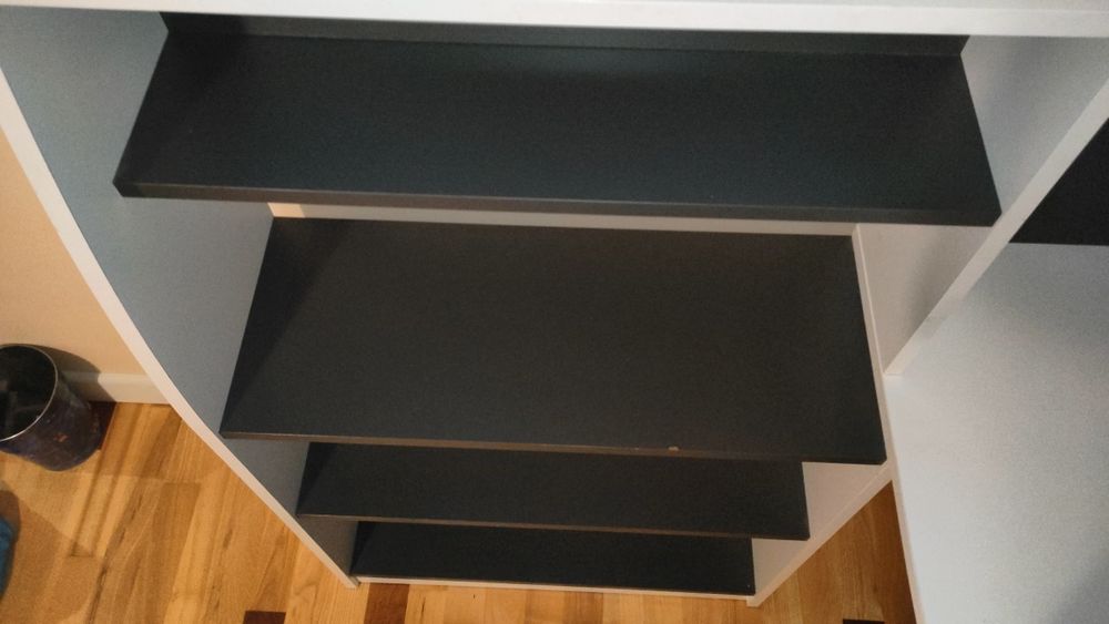 Biurko narożne z regałem