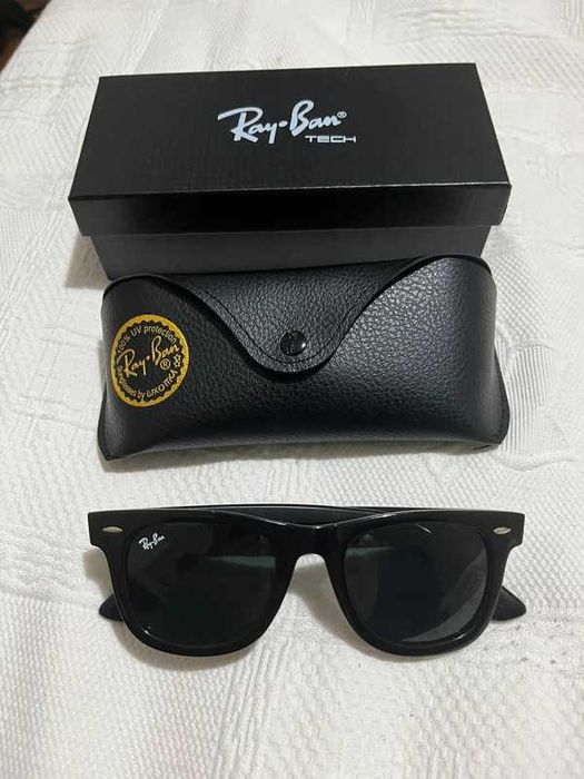 Ray-Ban Wayfarer Sunglasses Black/Green (RB2140)