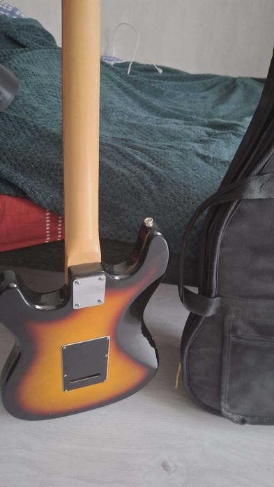 Gitara Elektryczna ever play ST-2 + zestaw [wzmacniacz+ akcesoria]
