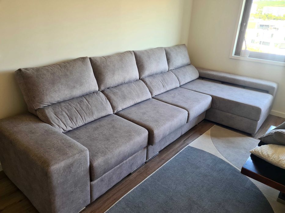Sofá Chaise Longue Semi Novo muito estimado