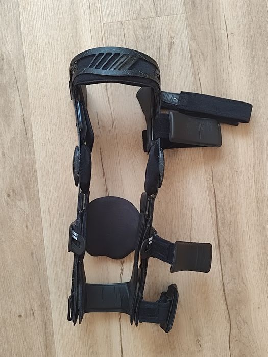 Joelheira m.4s plc dynamic perna direita tamanho L