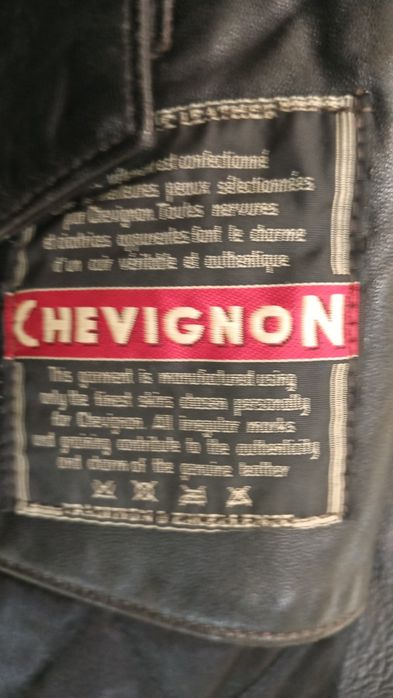 Blusão Chevignon vintage em couro