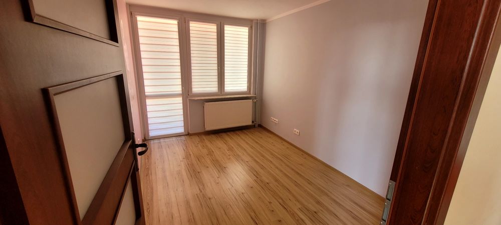 Mieszkanie trzy pokojowe 48.60 m2 na drugim piętrze.