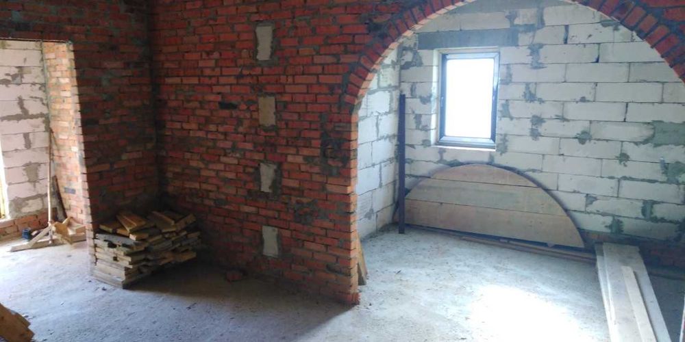 Продаж будинку в м.Самбір, село Ваньковичі. (25 сот.)ОГОРОДЖЕНИЙ.