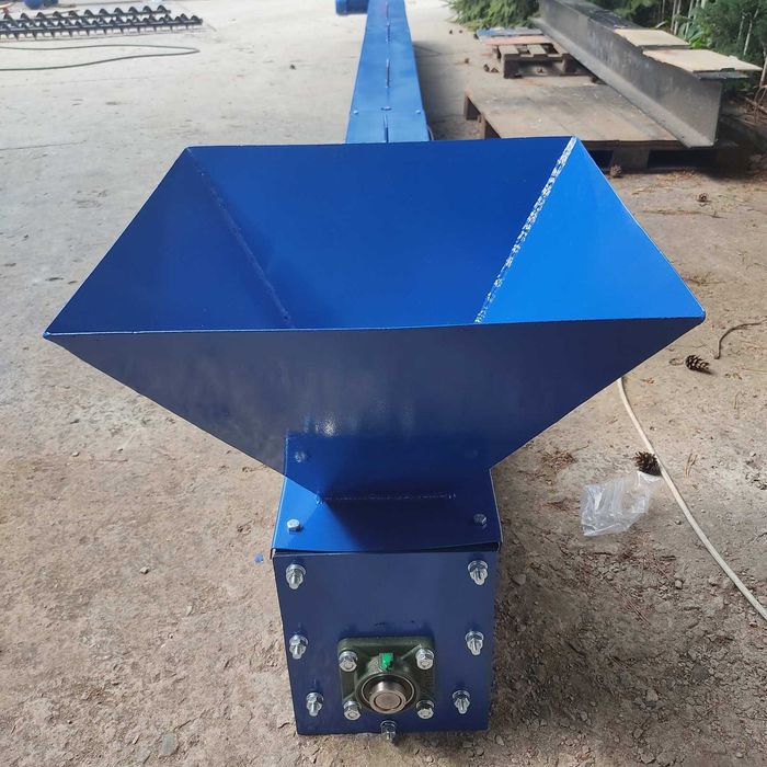 Шнек в жолобі, транспортер, шнек