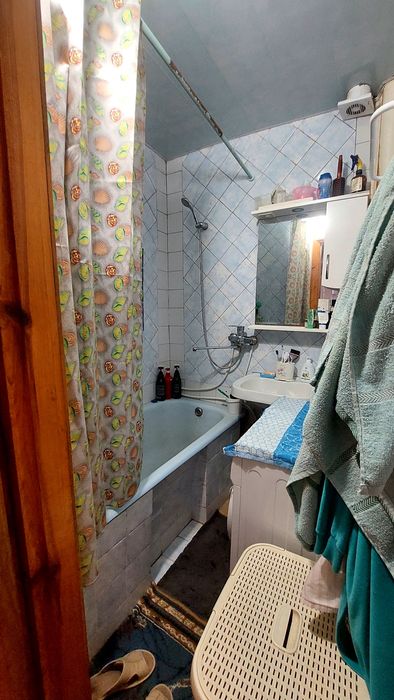 Продам 4-кімнатну квартиру. Пр-т Незалежності,301.