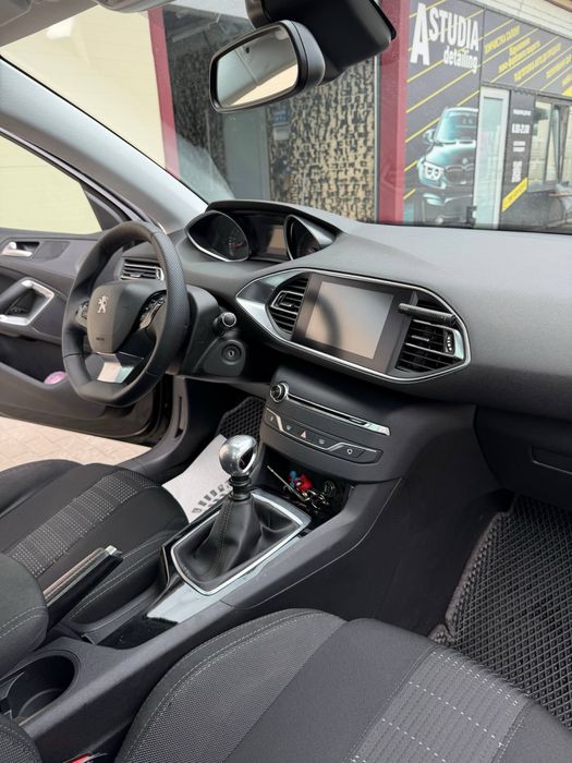 Peugeot 308 T9 2015