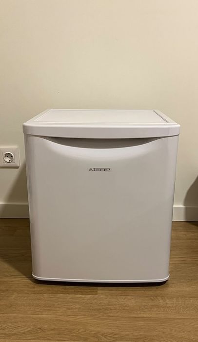 Mini frigorífico JOCEL JF46 (Estático - 53.2 cm - 46 L - Branco)