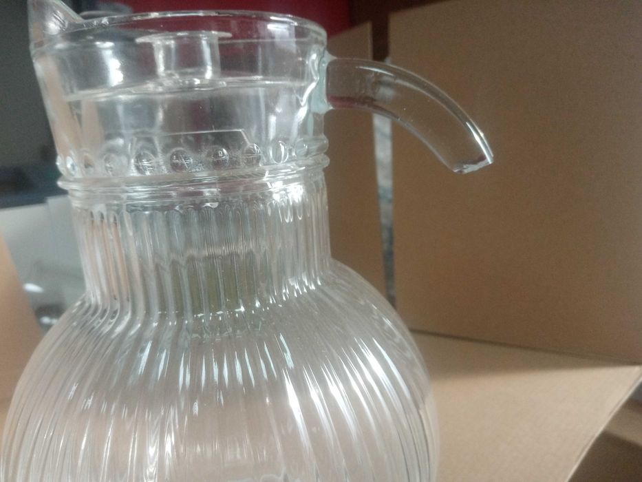 Nowa karafka / szklany dzbanek / dzbanuszek / flakon 1,8L !4756!