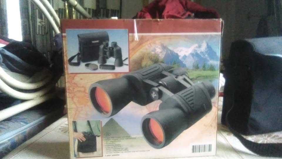Binóculos, marca: "Tronic".