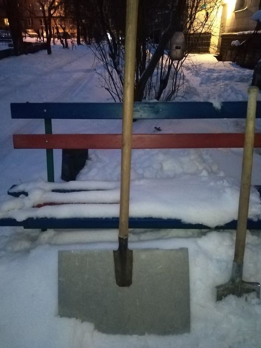 Лопата для чистки снега