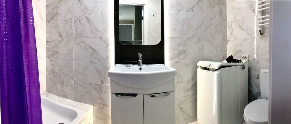 Квартира подобово, посуточно є різні варіанти. Центр.  Власник.