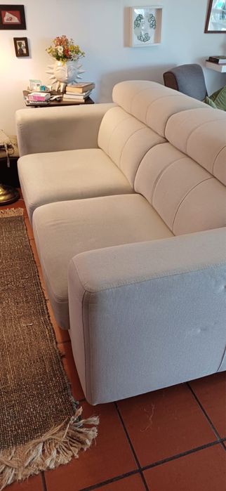 sofa confortavel em creme