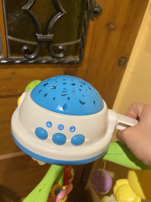 Karuzelka do łóżeczka z projektorem