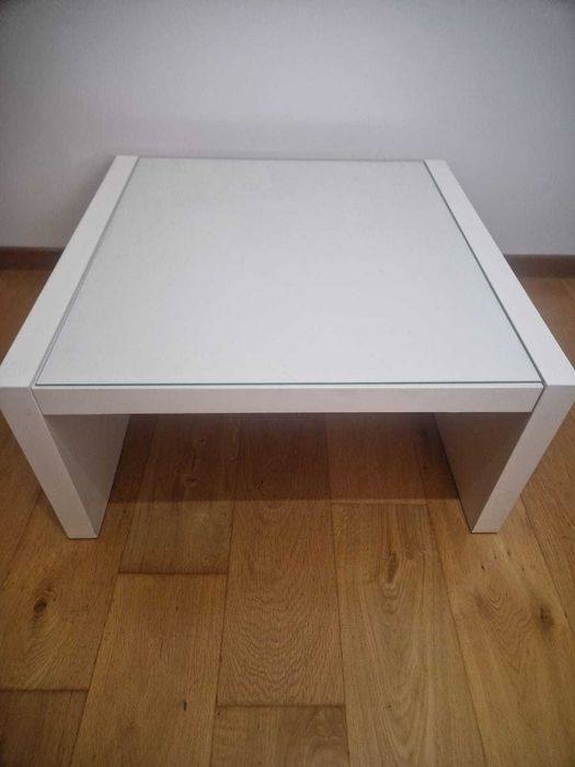 mesa de centro ikea branco com vidro