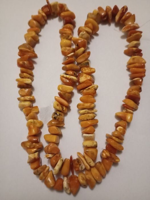Продам янтарные бусы