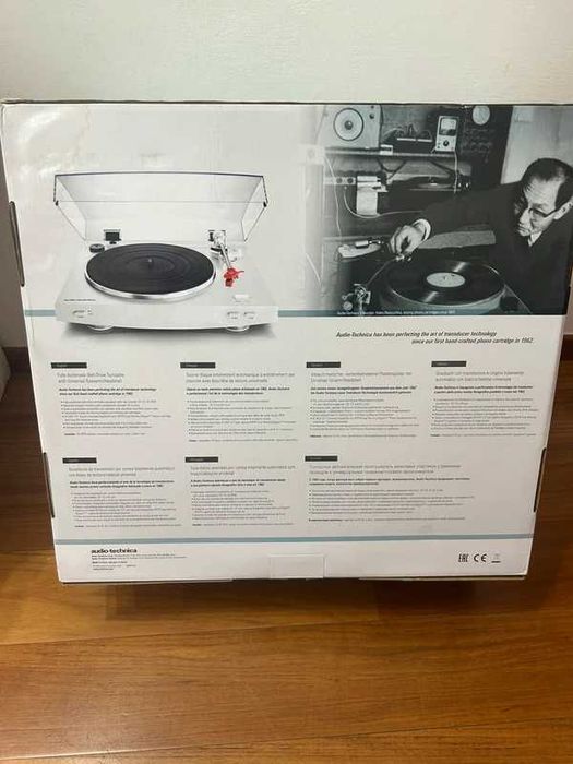 Gira-discos Audio-Technica AT-LP3 Branco