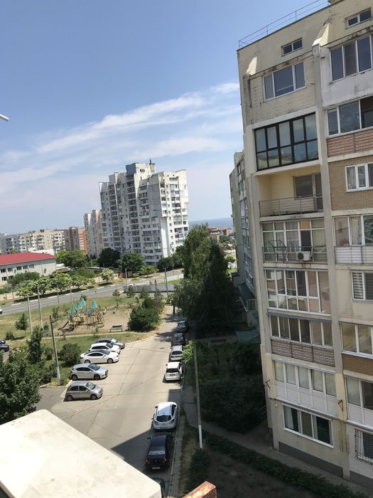 Сдам свою 3-х.комн.длительно Монолит