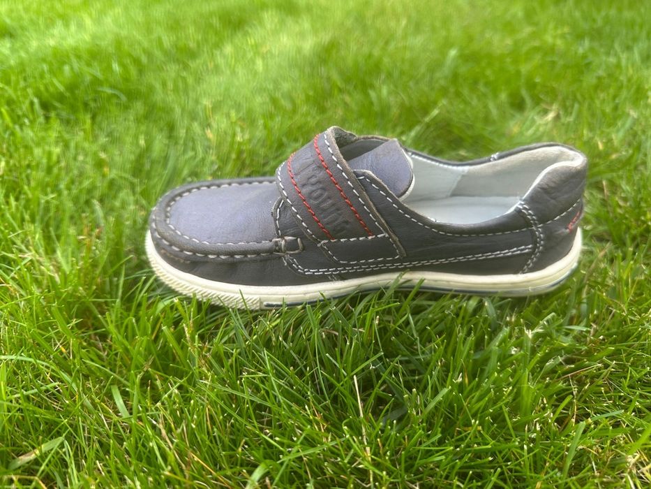 Buty firmy Lasocki. Rozmiar 30 wkładka  19 cm.