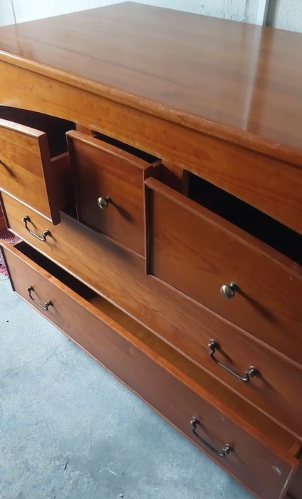 Cómoda grande feito á mão