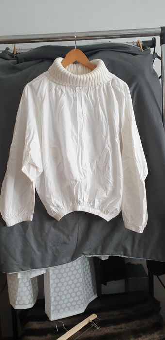 Blusa com gola da Zara