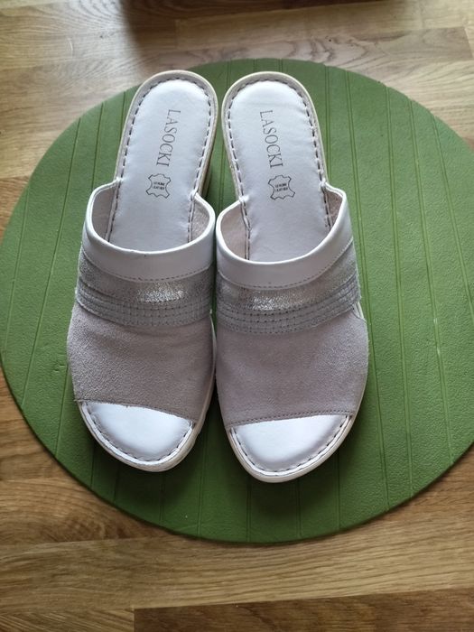 Nowe klapki Lasocki rozm. 39