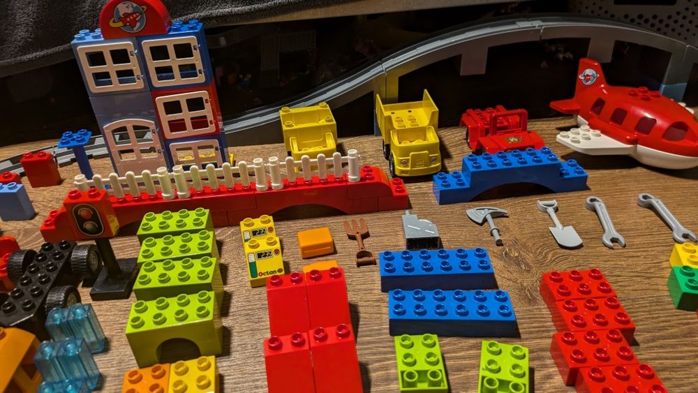 LEGO duplo-duży zestaw z kilkoma modelami