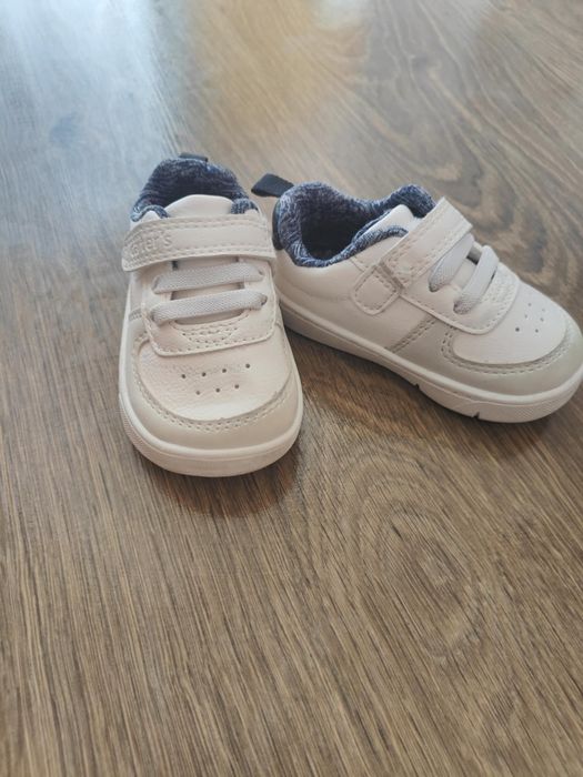 Кросівки Carter's