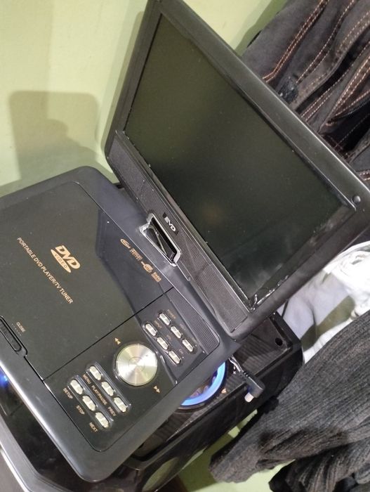 Gra retro CONTRA i 300 innych na przenośnym Dvd