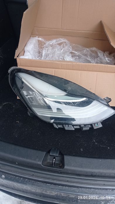 Фара автомобільна б/в TESLA  MODEL Y права