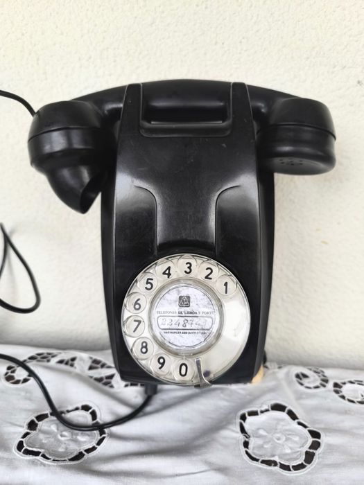 Telefone antigo L.M.Ericsson (333) de parede.