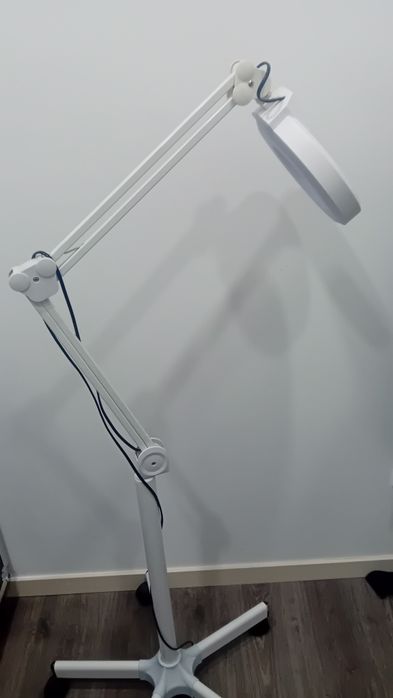 Camdeiro de estetica Lupa