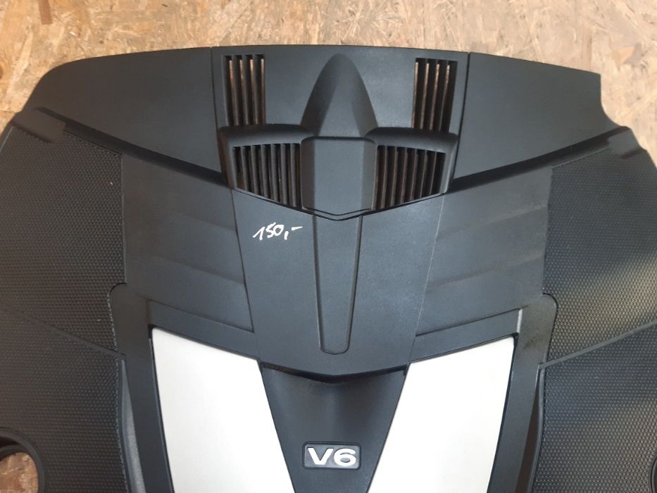 Pokrywa silnika Mercedes