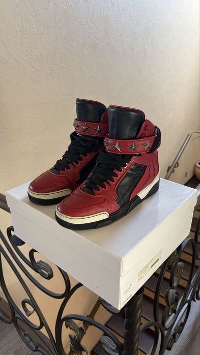 Givenchy tyson 43 red