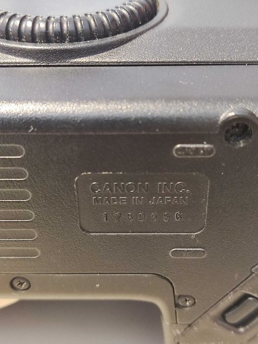 Canon EOS 50 - Câmara Analógica