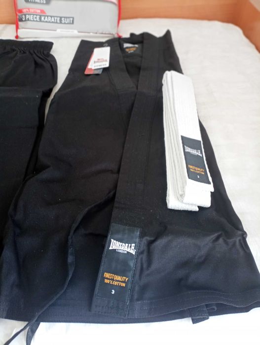Vendo Kimono preto, novo por estrear.