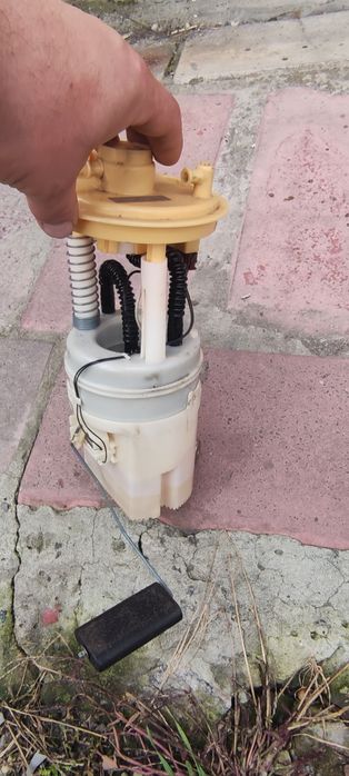 Продам бензонасос на Mitsubishi Colt 1.3