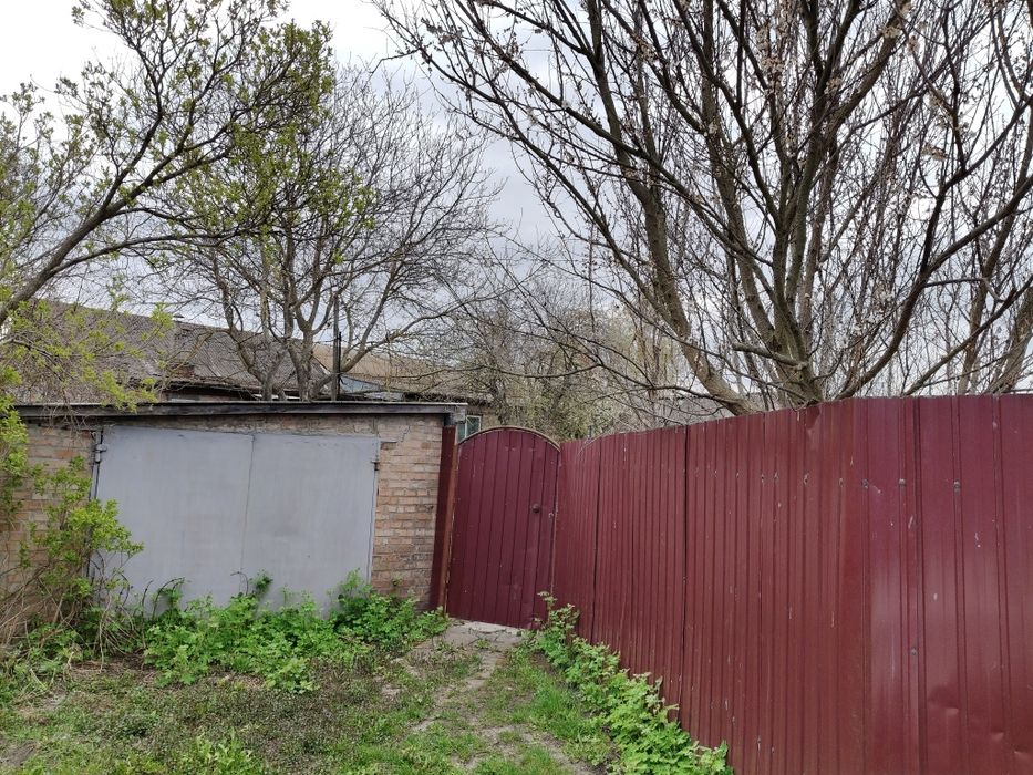 Продаж 0/5 будинку з окремим двором