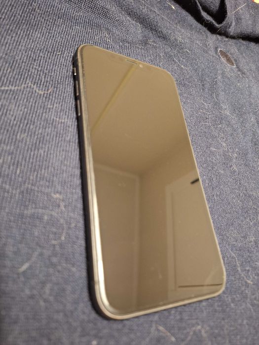 iPhone 11 64 gb акб 83%